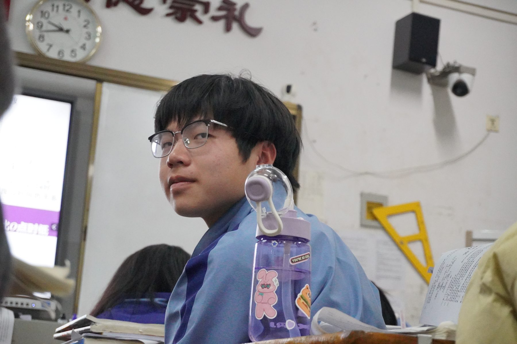 晚自习回头看的 HB